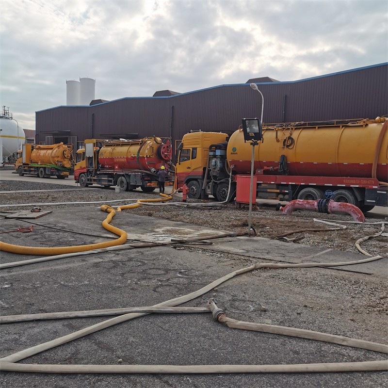 巴塘污水池清理