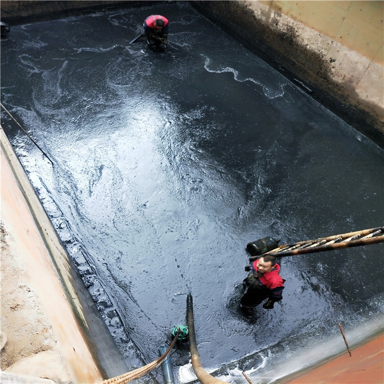 巴塘废水池清理